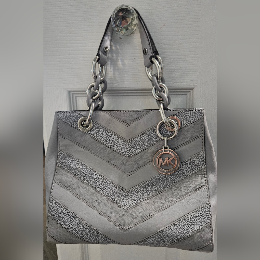 Michael Kors Cynthia Handbag Grey